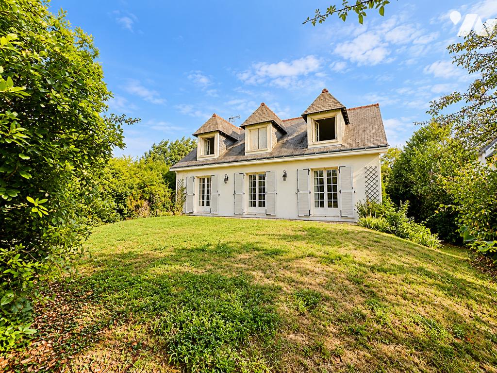 Maison 6 pièces 137 m² · à Saint-Avertin · 136,6 m² · 350 000 €