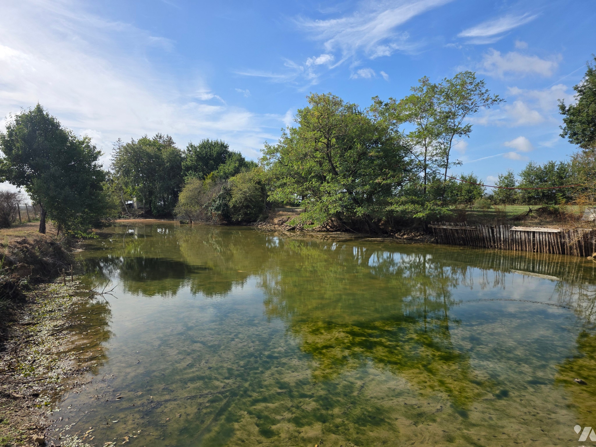 Terrain 11086 m² · à Monthodon · 11 086 m² · 80 000 €
