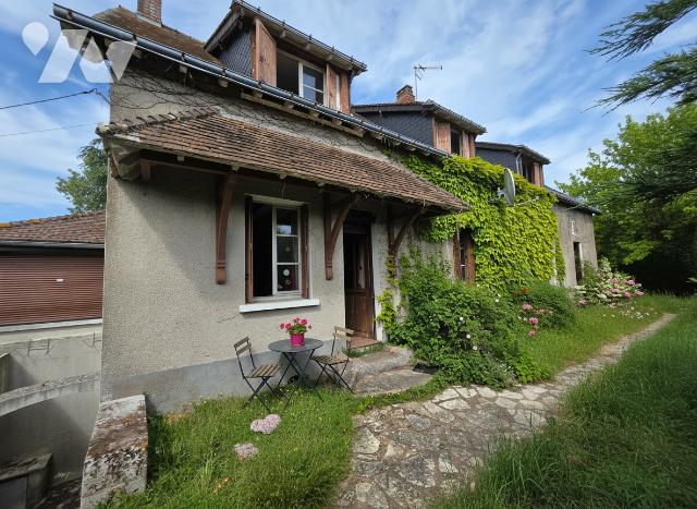 Maison 10 pièces 209 m² · à Neuillé-le-Lierre · 209 m² · 295 000 €