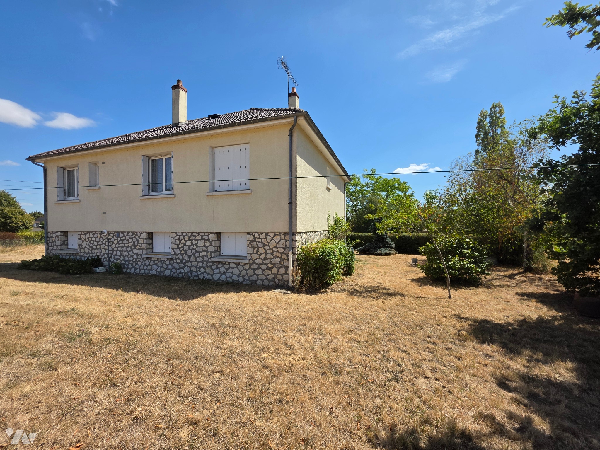 Maison 6 pièces 105 m² · à Neuillé-le-Lierre · 105 m² · 170 000 €