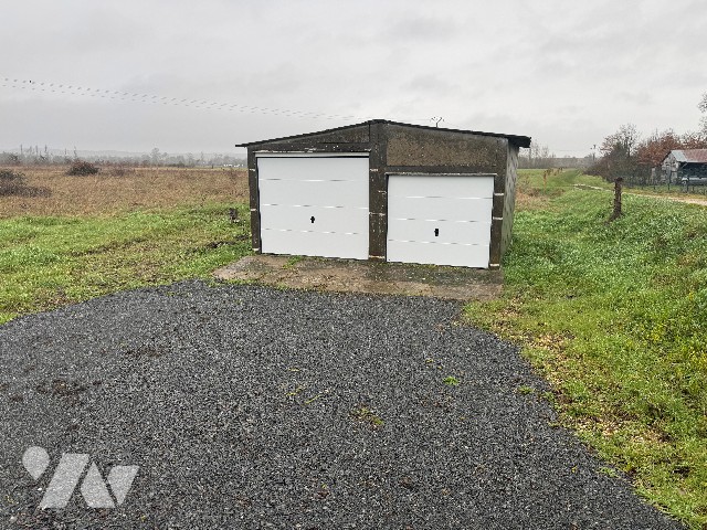 Parking 31 m² · à L'Île-Bouchard · 31 m² · 20 000 €