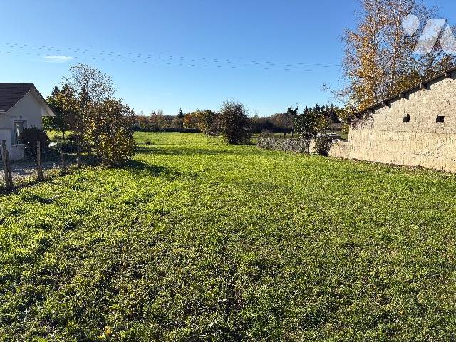 Terrain 2467 m² · à Pajay · 2 467 m² · 72 000 €