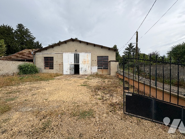 Local d'activités 200m² — Pact