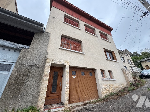 Maison 4 pièces 77 m² · à Beaurepaire · 77 m² · 115 000 €