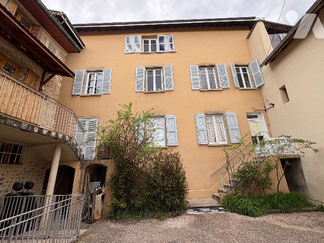 Maison 5 pièces 122 m² · à Beaurepaire · 122 m² · 95 000 €