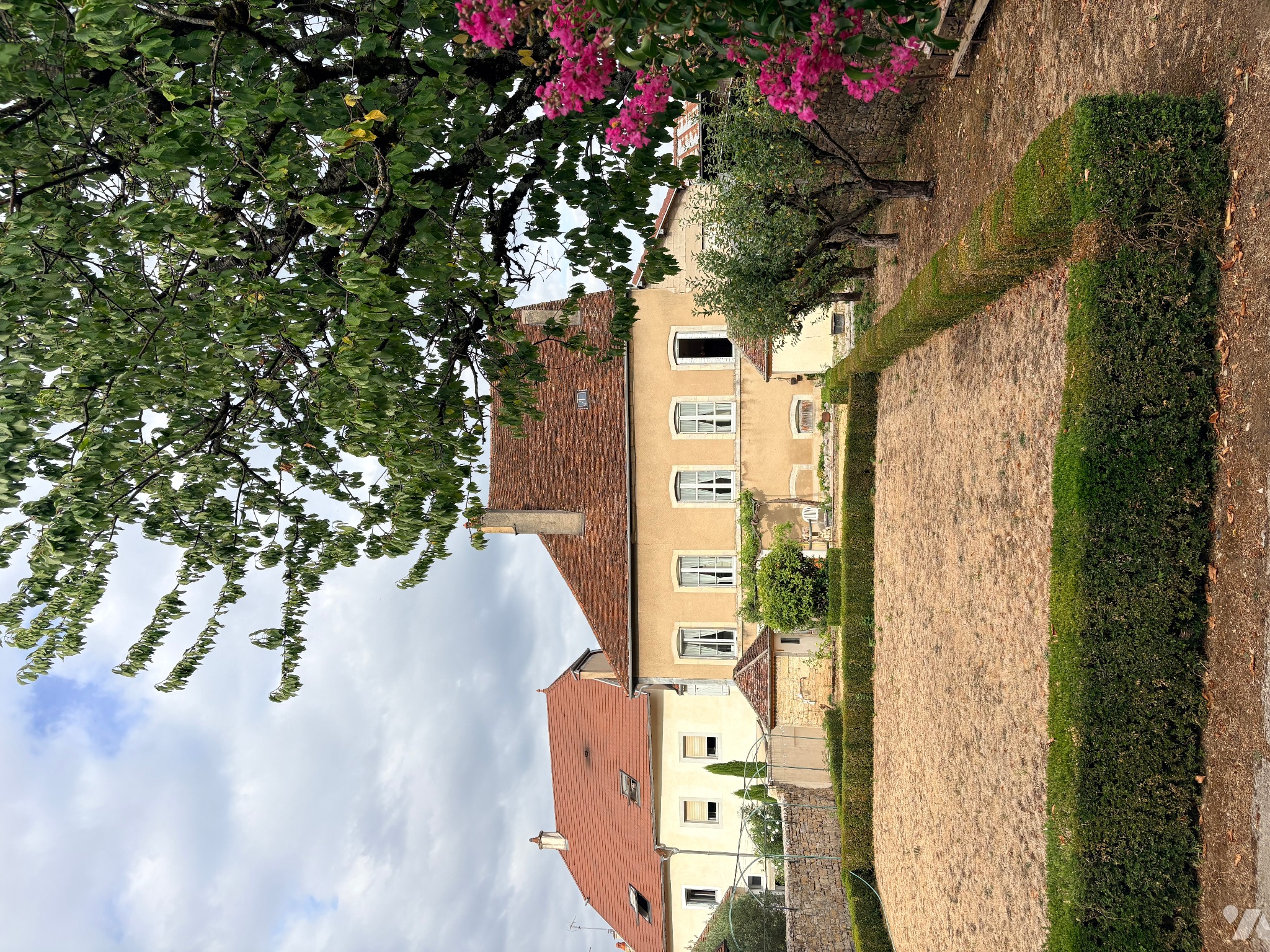 Maison 5 pièces 168 m² · à Poligny · 167,6 m² · 220 000 €