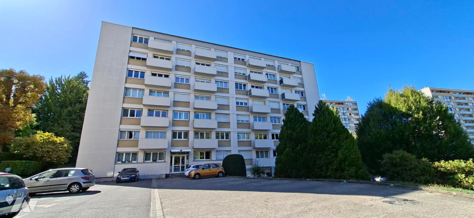 Appartement 5 pièces 85 m² · à Saint-Étienne · 84,7 m² · 115 000 €