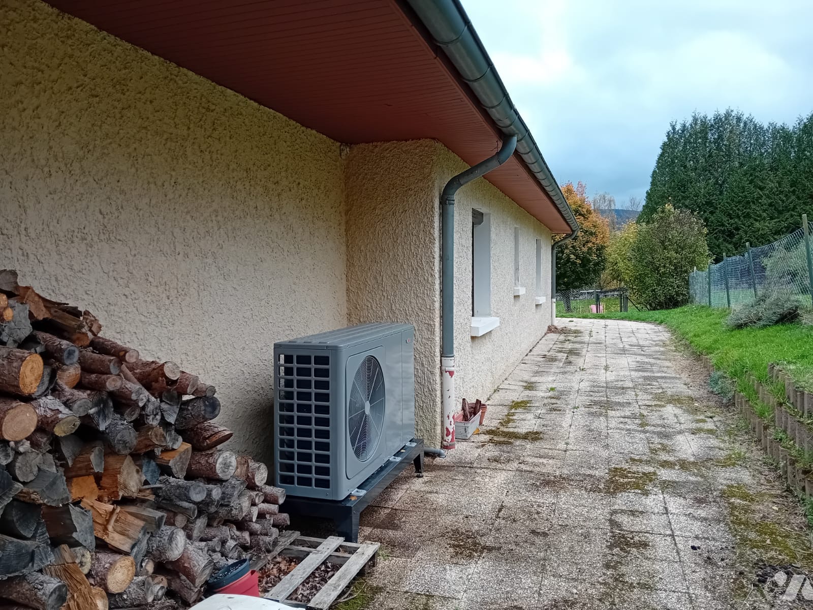 VENTE maison-ST PRIEST LA VETRE (42)