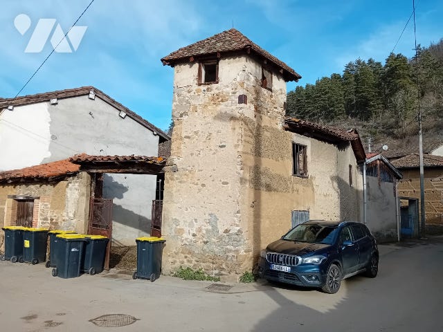Appartement 4 pièces · à Sail-sous-Couzan · 25 000 €