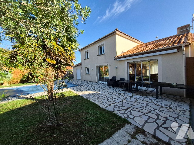 Maison 6 pièces 135 m² · à Saint-Julien-de-Concelles · 135 m² · 400 000 €