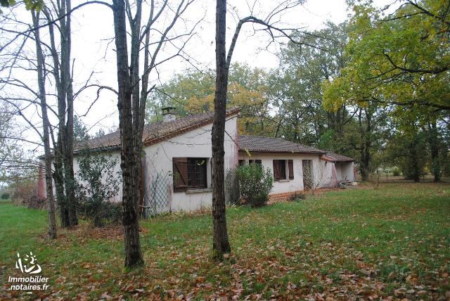 Vente aux Enchères - Maison - Sainte-Livrade-sur-Lot - 120.00m² - 4 pièces - Ref : 181133vae062
