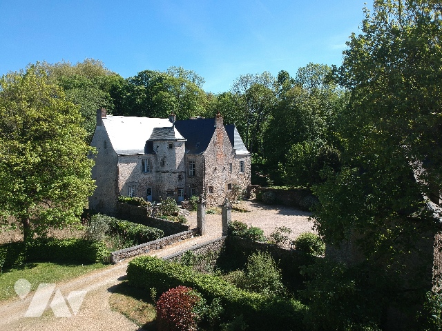 Maison 15 pièces 544 m² · à Laval · 544,1 m² · 1 910 000 €