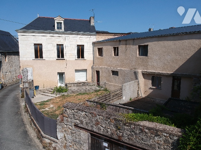 Maison 7 pièces 214 m² · à Baugé-en-Anjou · 213,6 m² · 128 000 €