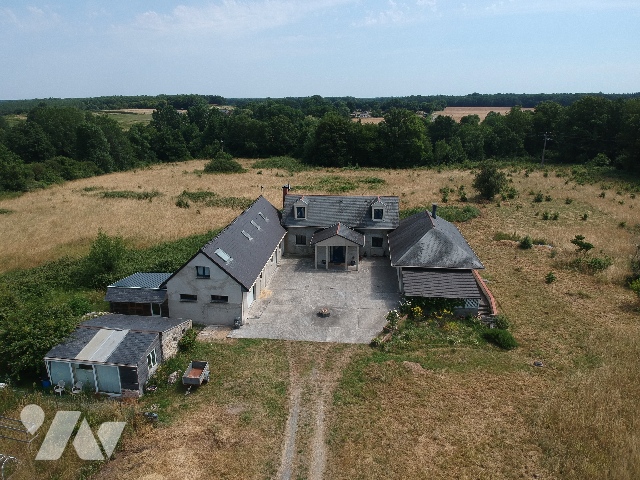 Maison 5 pièces 284 m² · à Baugé-en-Anjou · 284 m² · 585 000 €