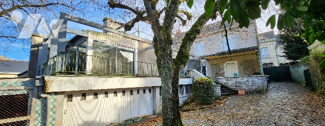 Maison 9 pièces 177 m² · à Longué-Jumelles · 177 m² · 150 000 €