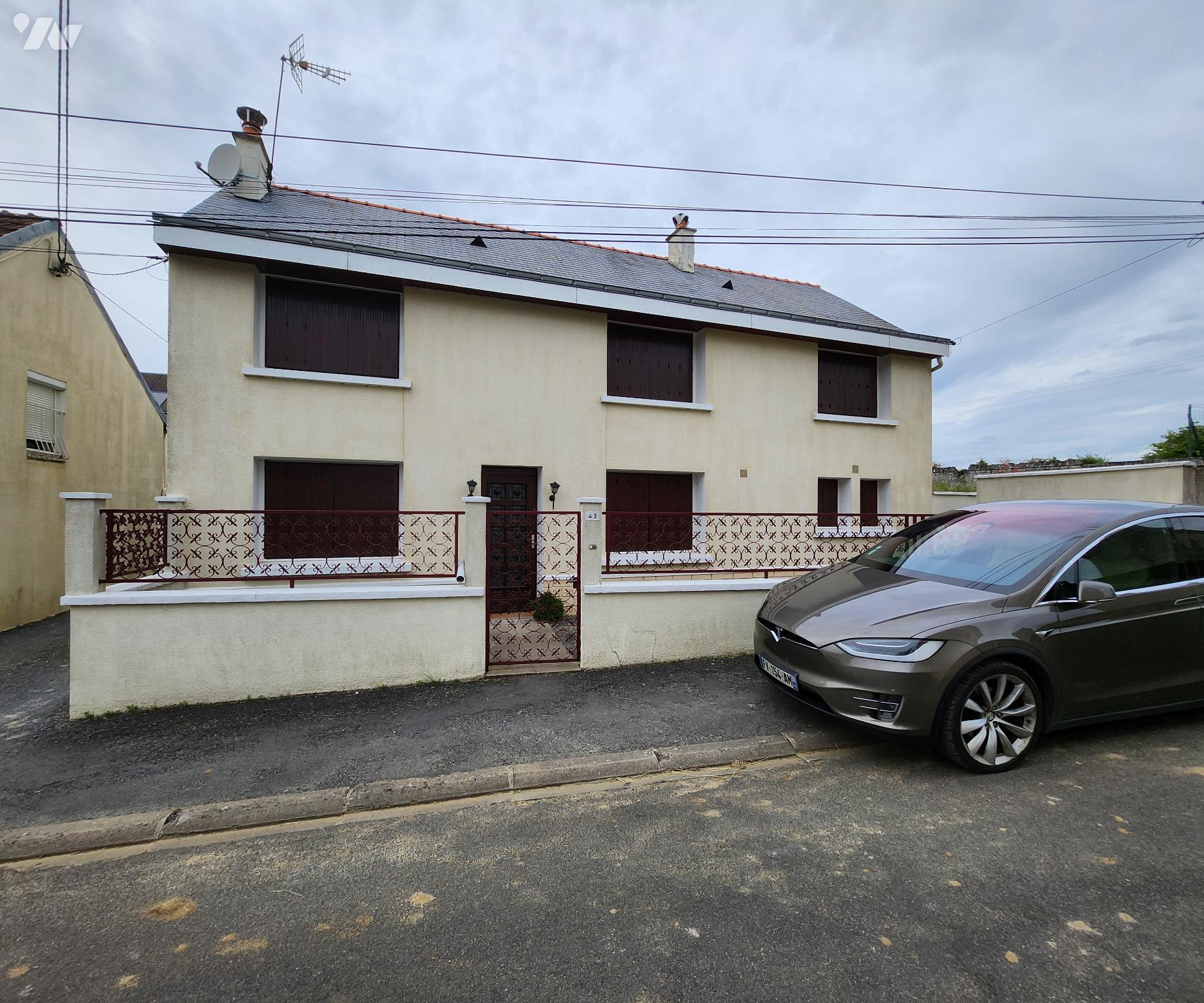 Maison 4 pièces 113 m² · à Bellevigne-les-Châteaux · 113 m² · 130 000 €