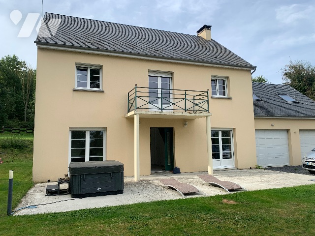 Maison 8 pièces 168 m² · à Saint-Jean-d'Elle · 168 m² · 300 000 €