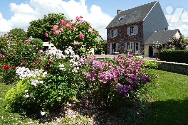 Maison 6 pièces 139 m² · à Saint-Jean-d'Elle · 139 m² · 290 000 €