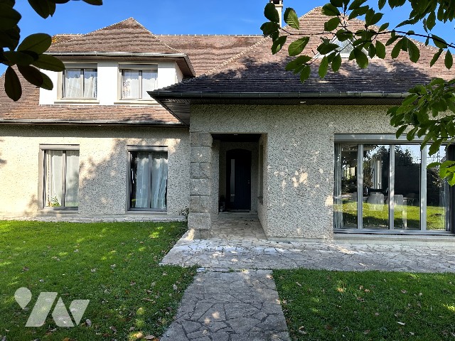 Maison 9 pièces 208 m² · à Agneaux · 208 m² · 470 000 €