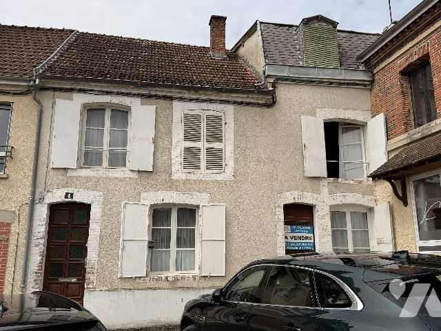 Maison 6 pièces 148 m² · à Avize · 148 m² · 110 000 €