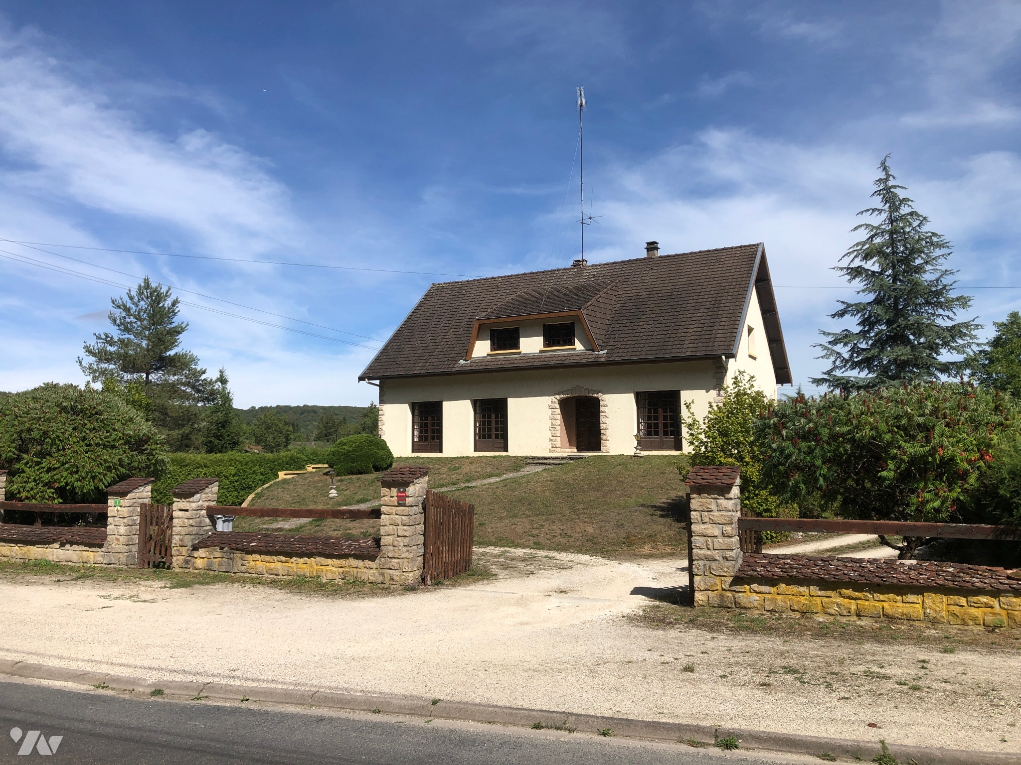 Maison 10 pièces 216 m² · à Doulaincourt-Saucourt · 215,6 m² · 170 000 €