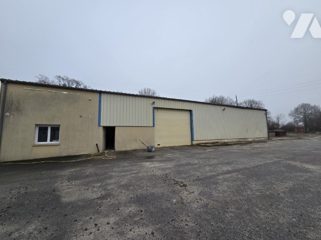 Lac 420 m² Port-Brillet · 420 m² · 260 000 €