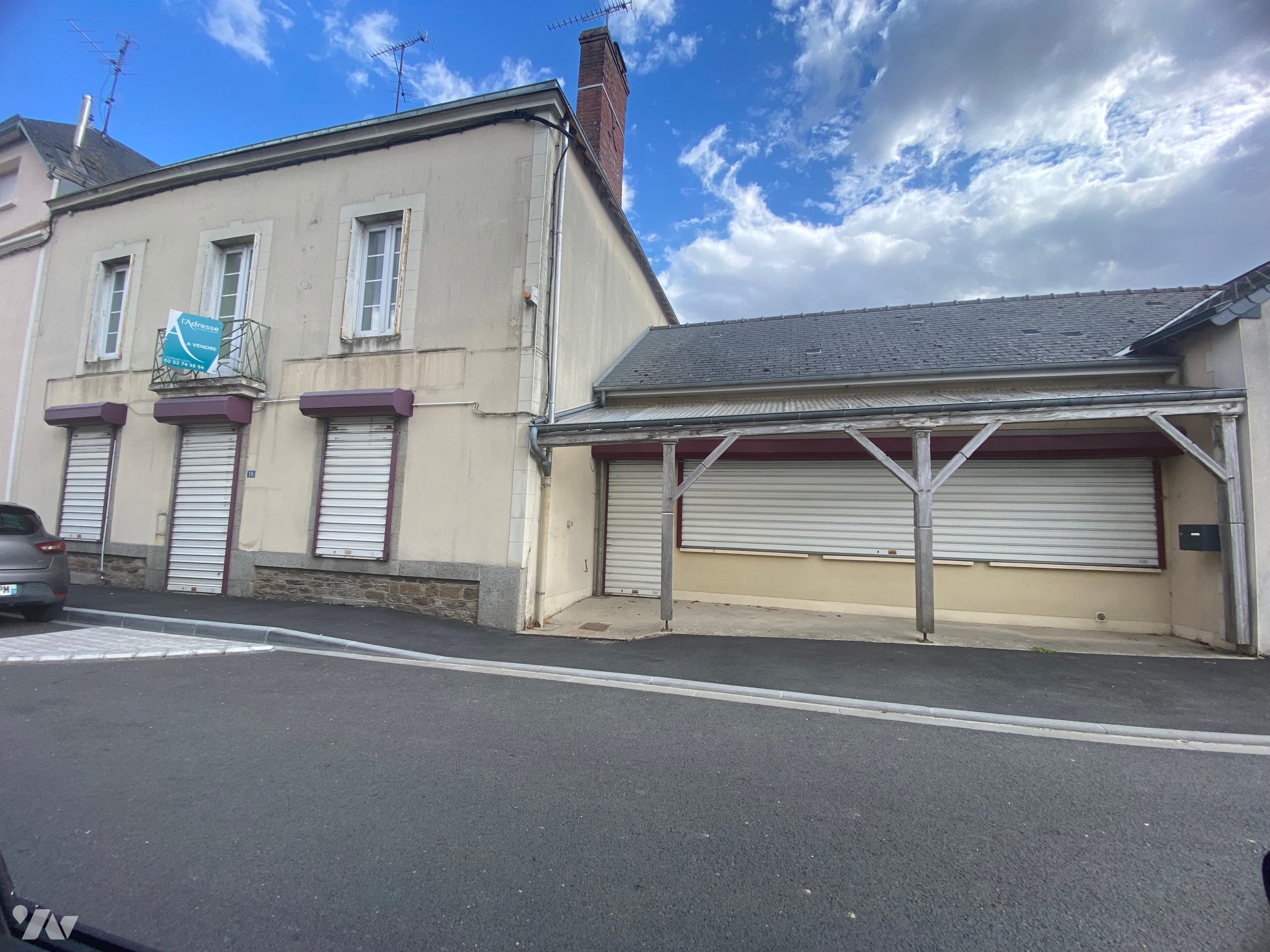 Maison 8 pièces 183 m² · à Montjean · 183 m² · 110 000 €