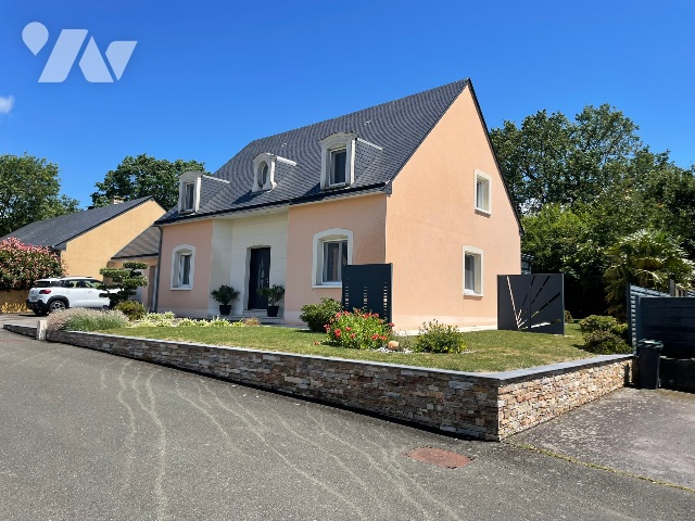 Maison 6 pièces 181 m² · à Château-Gontier-sur-Mayenne · 181 m² · 370 000 €
