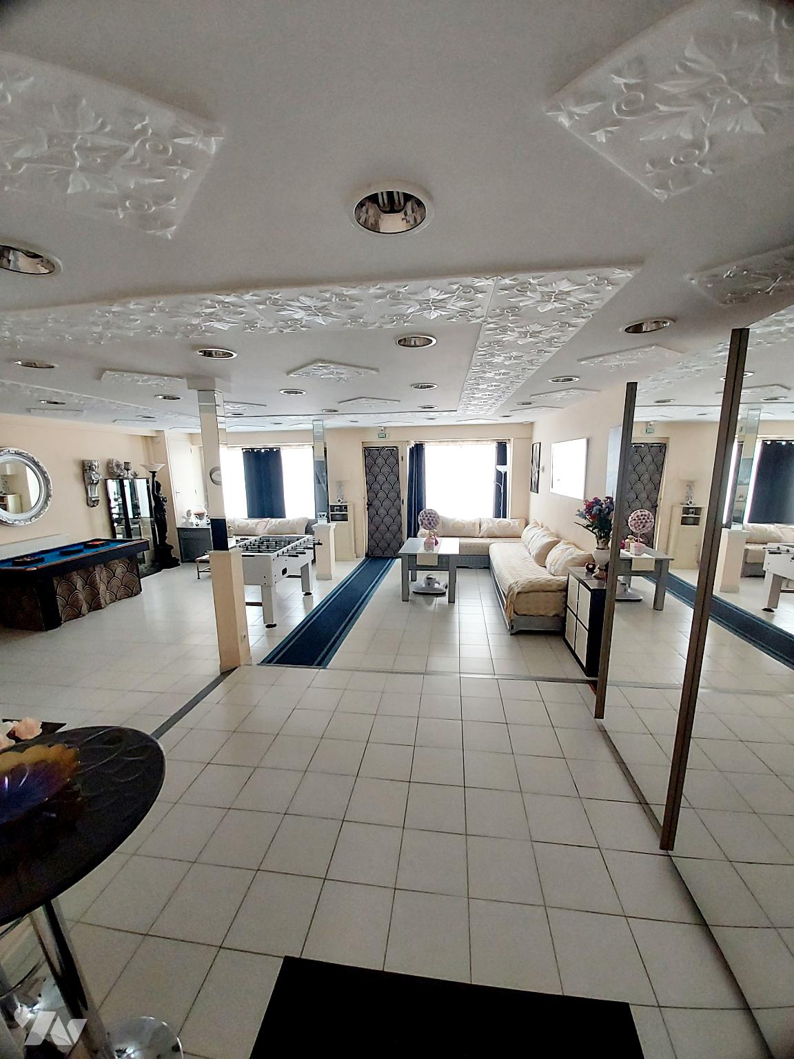 Immeuble 2 pièces 90 m² · à Villaines-la-Juhel · 90 m² · 179 000 €
