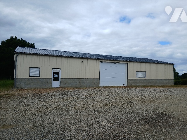 Local d'activités 810m² — Magny-le-Désert