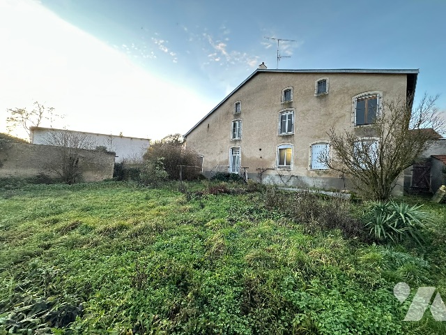 Maison 6 pièces 195 m² · à Houdreville · 195 m² · 170 000 €