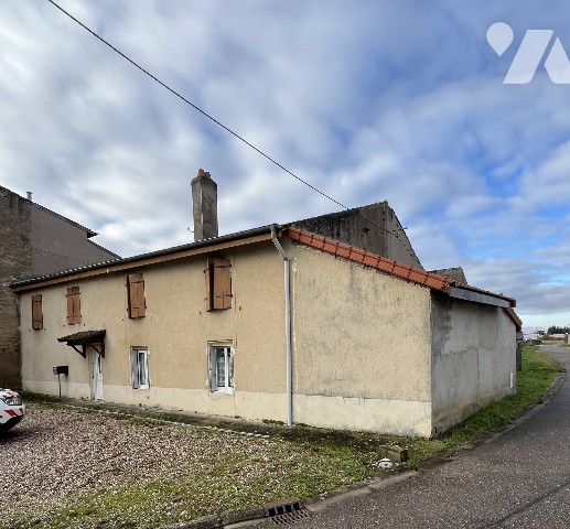 Maison 8 pièces 165 m² · à Saint-Clément · 165 m² · 80 000 €