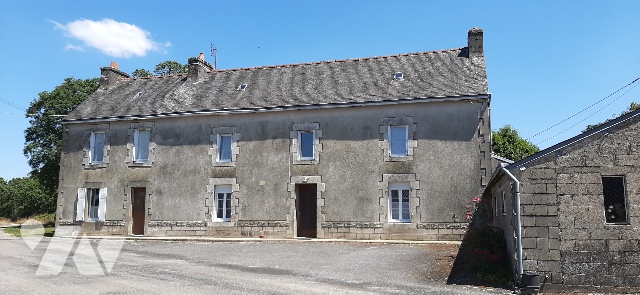 Maison 10 pièces 214 m² · à Guiscriff · 214 m² · 130 000 €