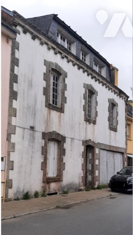 Maison 7 pièces 110 m² · à Guiscriff · 110 m² · 30 000 €