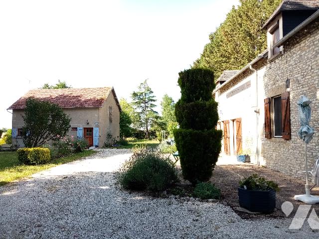 Maison 10 pièces 315 m² · à Couy · 315 m² · 280 000 €
