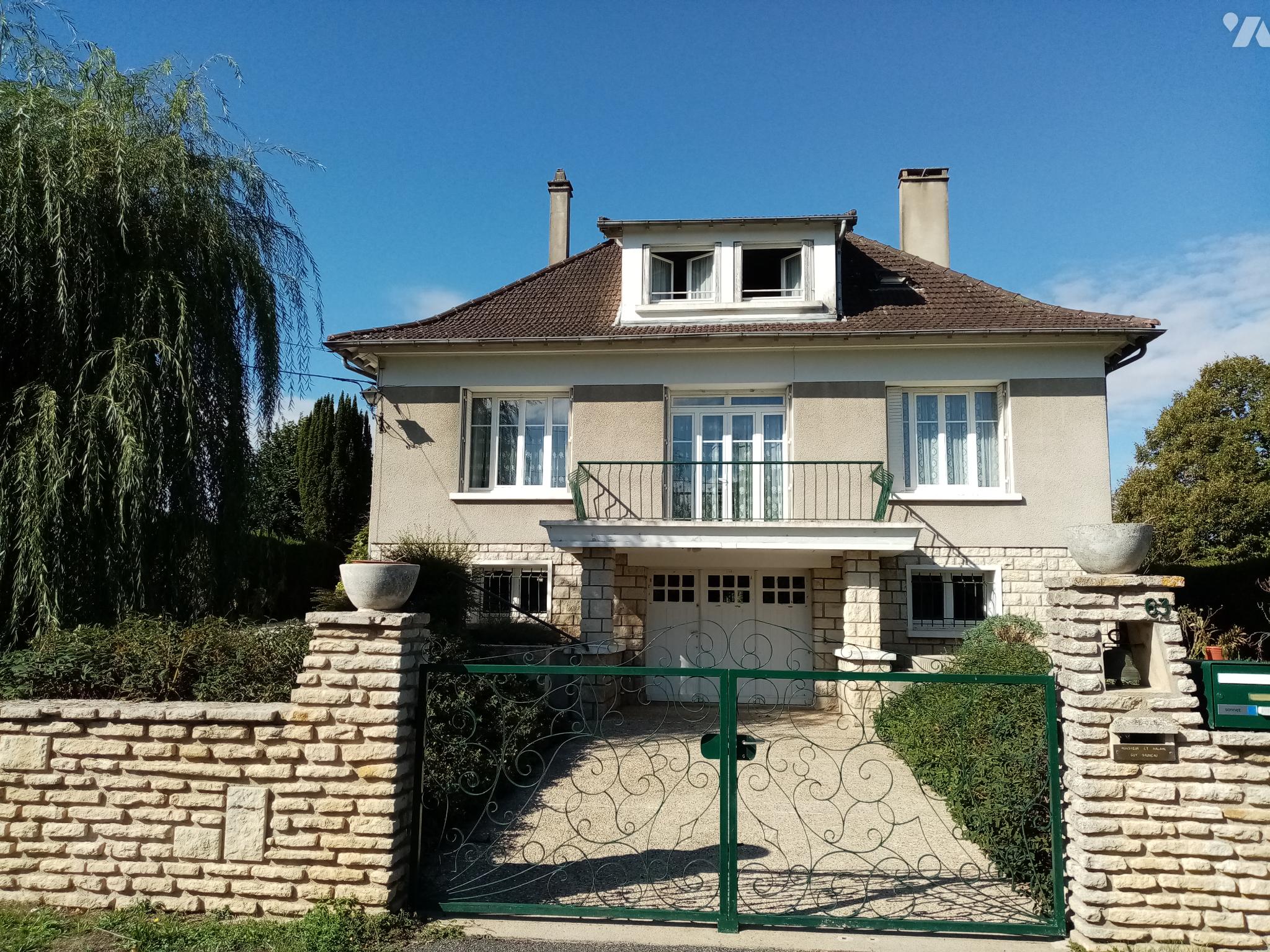 Maison 6 pièces 122 m² · à La Charité-sur-Loire · 122 m² · 120 000 €