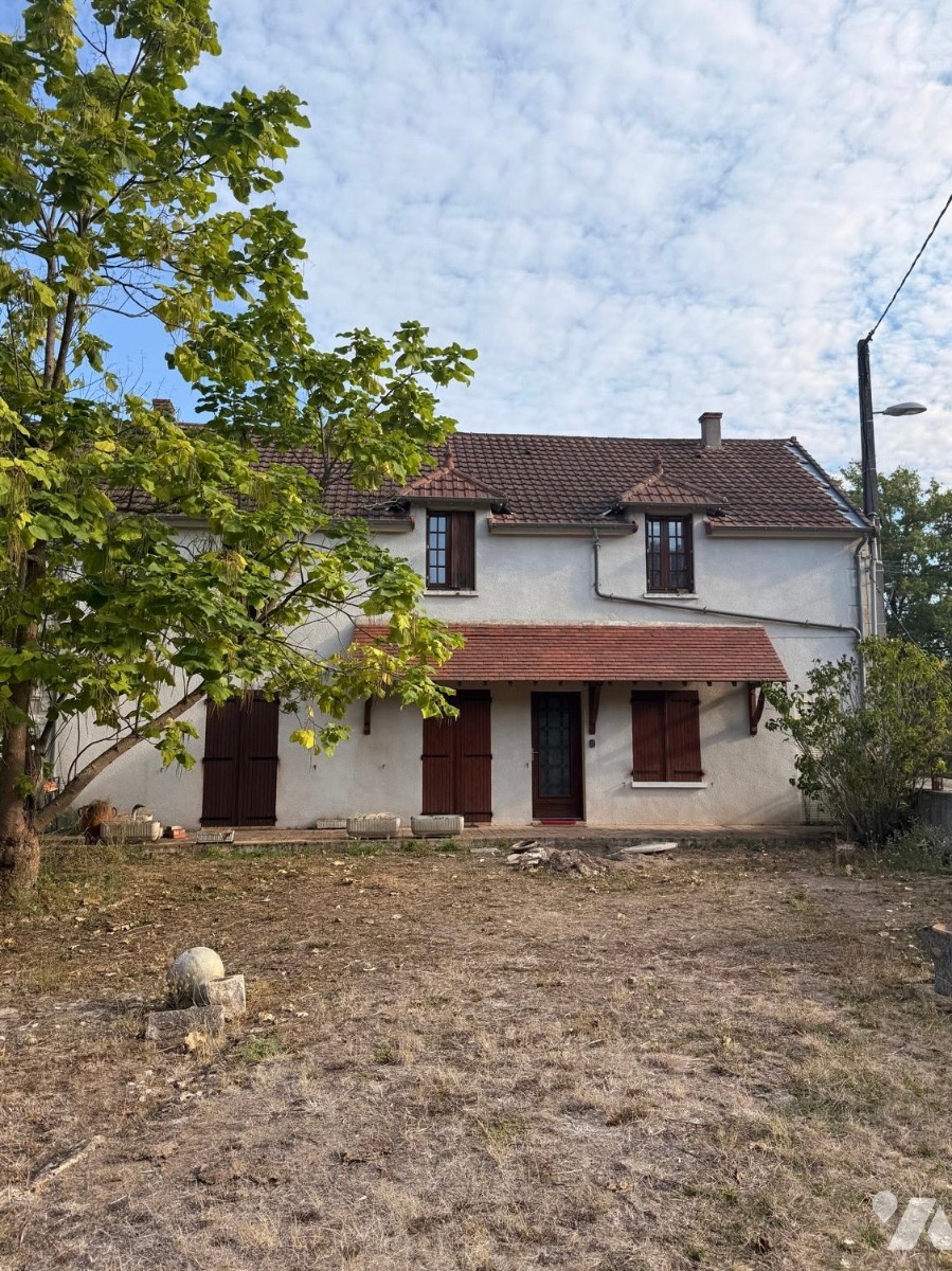 Maison 8 pièces 220 m² · à Celle-sur-Loire · 220 m² · 130 000 €
