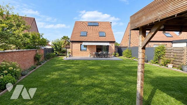 Maison 6 pièces 104 m² · à Roncq · 103,7 m² · 435 000 €