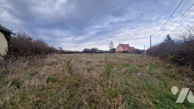 Terrain — Moliens
