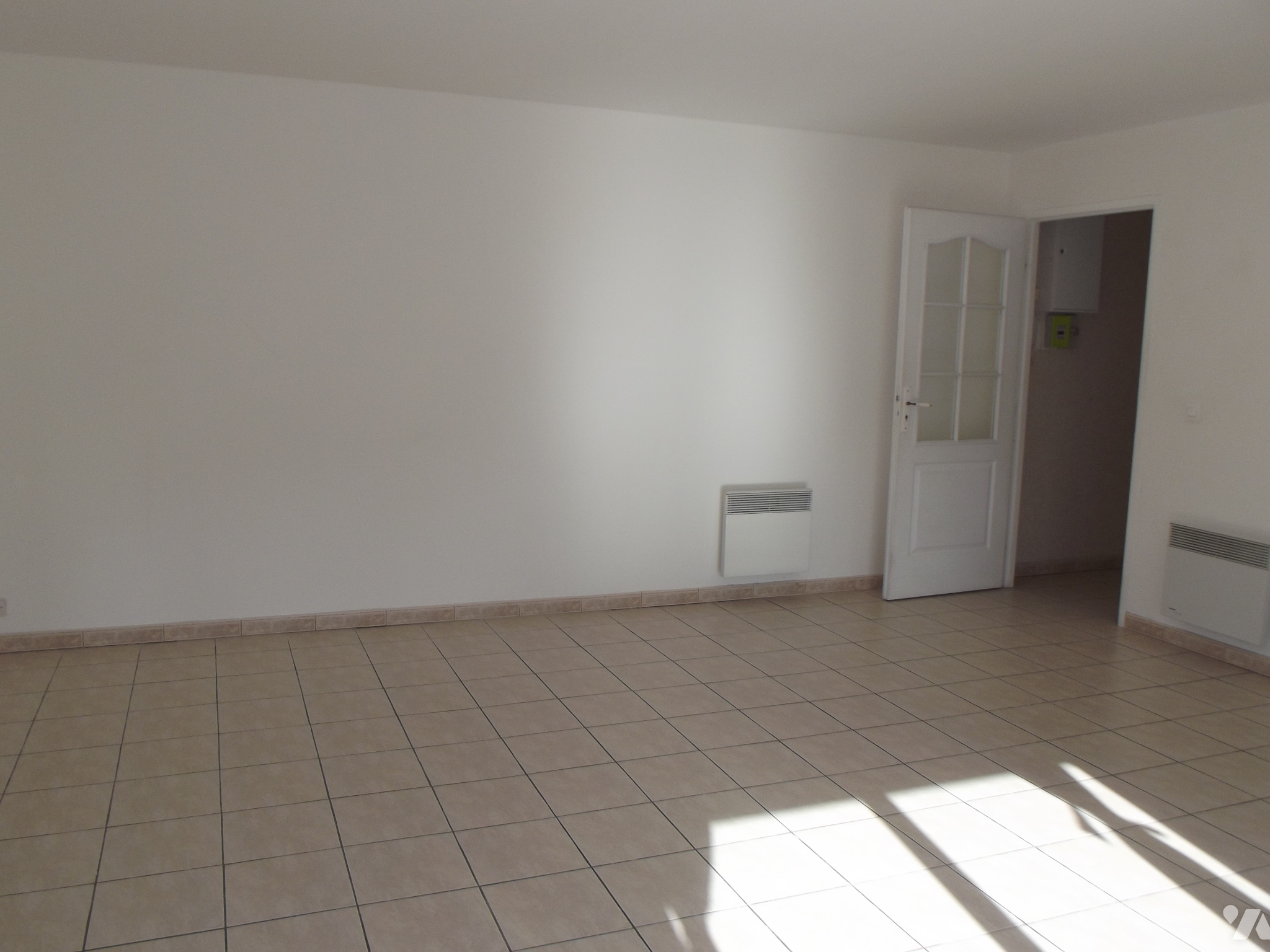 LOCATION appartement-ST JUST EN CHAUSSEE (60)