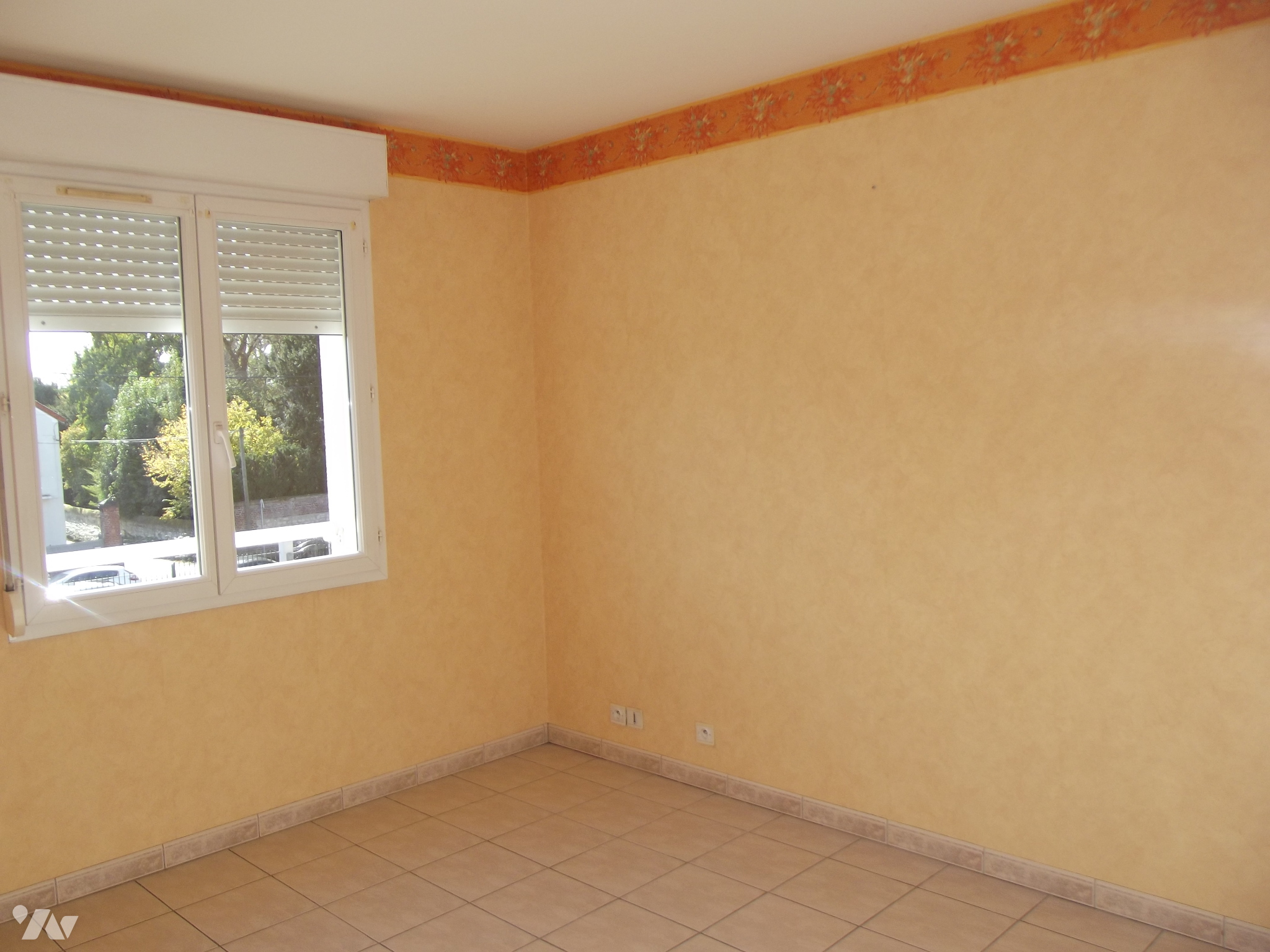 LOCATION appartement-ST JUST EN CHAUSSEE (60)