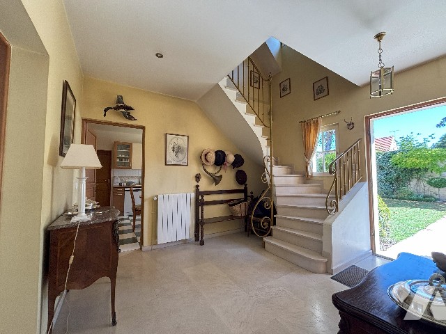 Maison 8 pièces 280 m² · à Senlis · 280 m² · 900 000 €