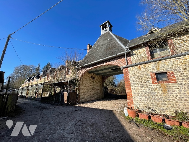 Maison 15 pièces 500 m² · à Courtomer · 500 m² · 147 500 €