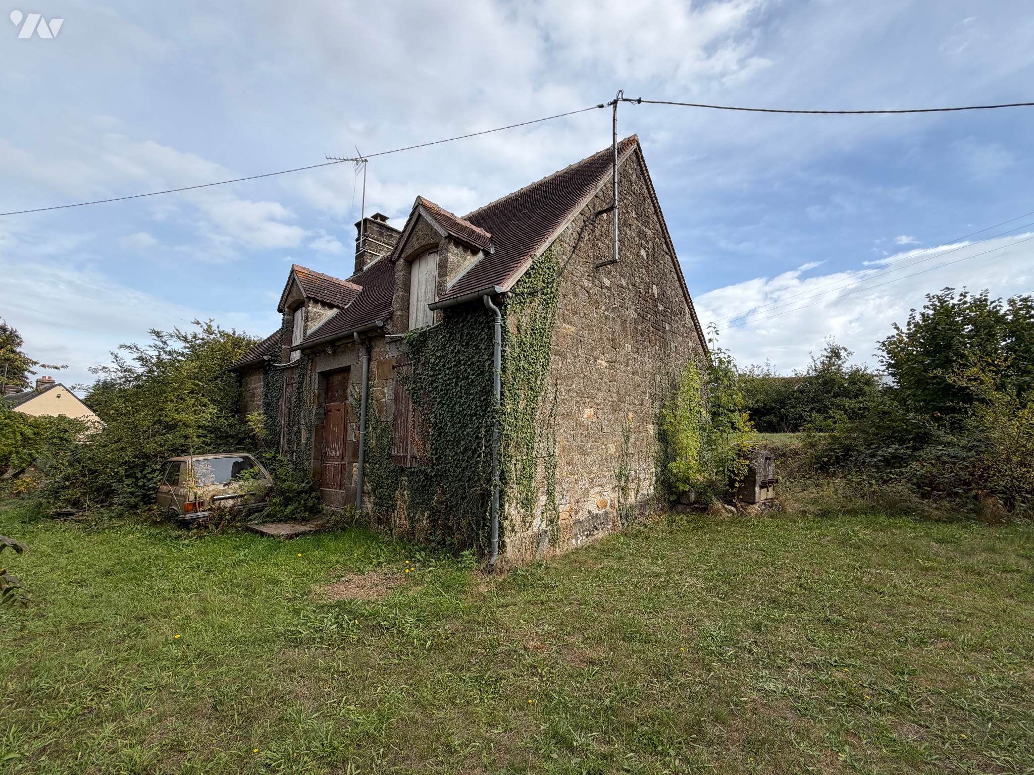 Maison 2 pièces 46 m² · à Champsecret · 46 m² · 20 000 €