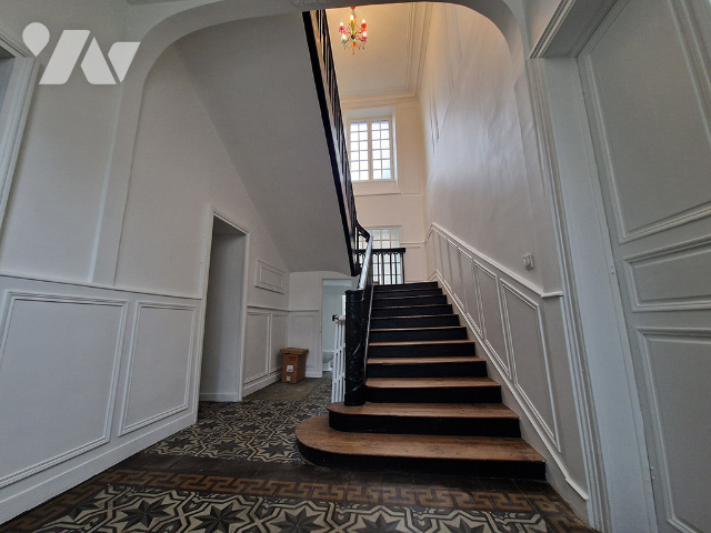 Maison 7 pièces 222 m² · à Domfront en Poiraie · 222 m² · 472 500 €