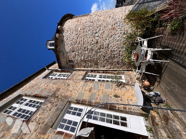 Maison 9 pièces 215 m² · à Domfront en Poiraie · 215 m² · 447 200 €