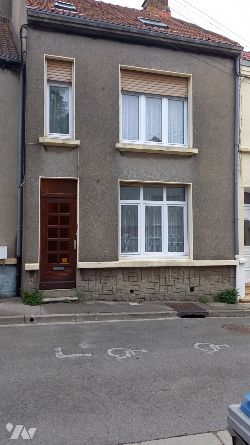 Maison 8 pièces 157 m² · à Saint-Martin-Boulogne · 157 m² · 180 000 €