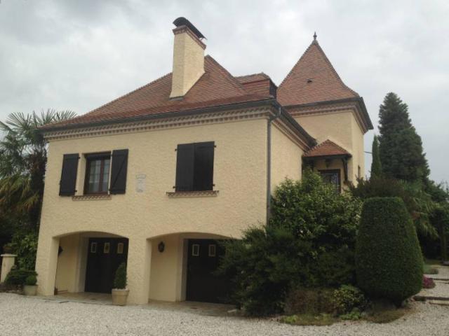 Vente - Maison - Lembeye - 255.00m² - 10 pièces - Ref : CASTEL