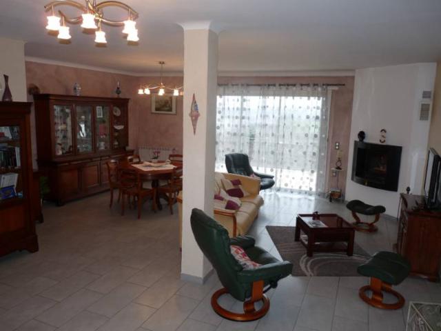Vente - Maison - Lembeye - 160.00m² - Ref : LEMBEYE CENTRE