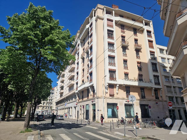 Local d'activités — Lyon 7e Arrondissement